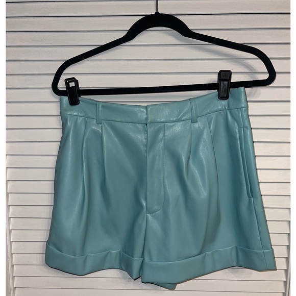 Alice & Olivia Conry Pleated Vegan Leather Shorts in Breeze Color—NWT - Picture 6 of 15